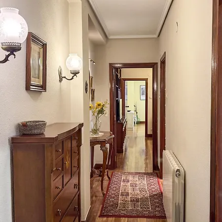 Vt - Hogar Familiar En Deusto * بلباو